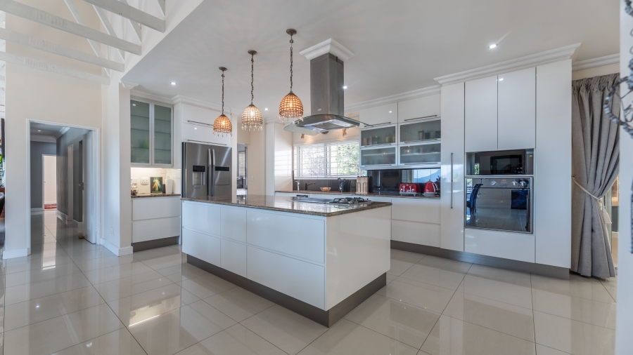 5 Bedroom Property for Sale in Plattekloof 2 Western Cape